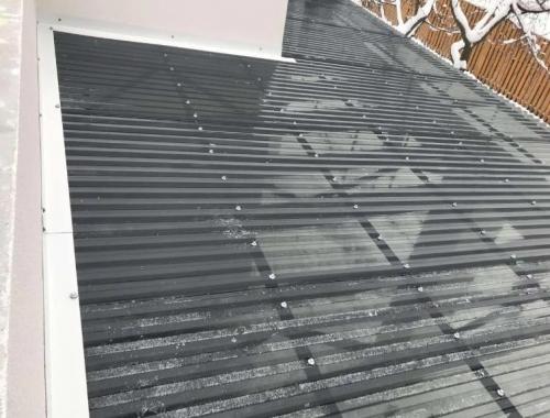 Полікарбонат профільований SUNTUF Solar Grey 0,8 мм Greca76 Сірий графіт 1260x6000 мм